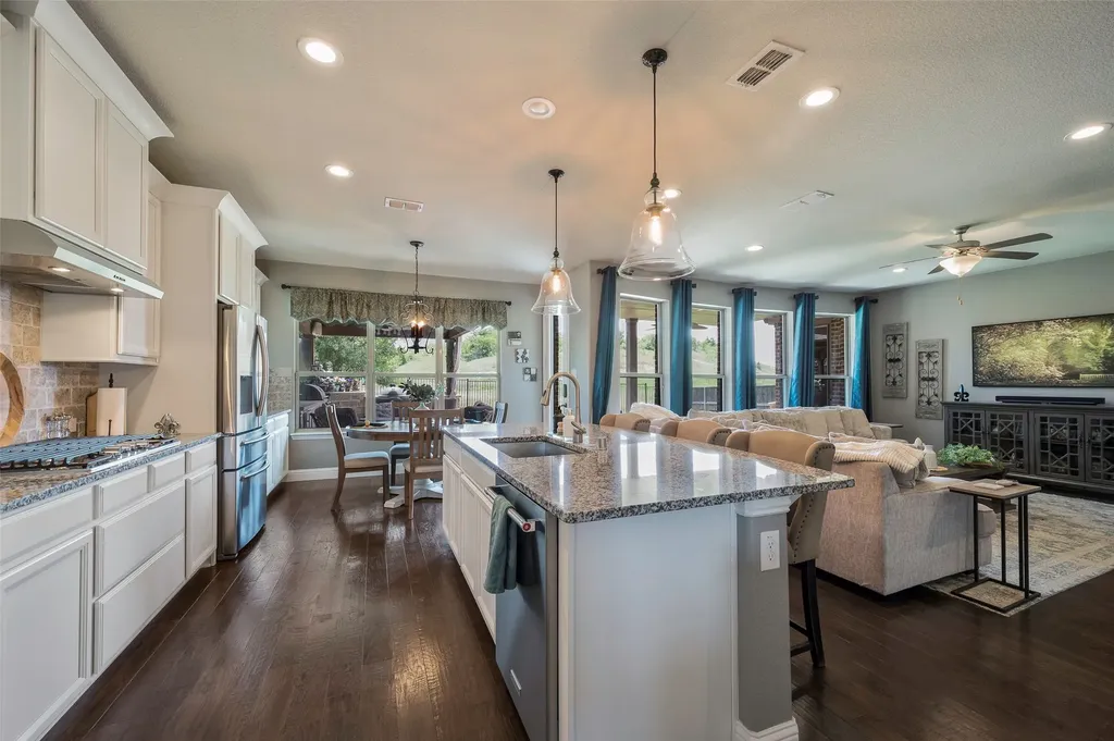 928 Bentley Drive Roanoke TX 76262