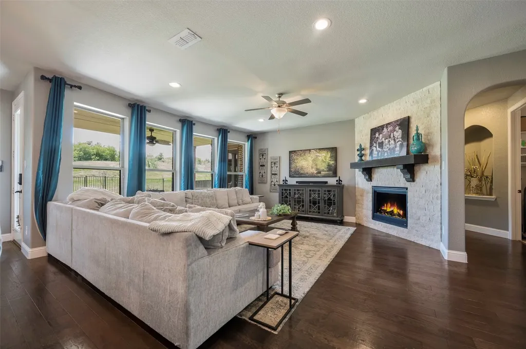 928 Bentley Drive Roanoke TX 76262
