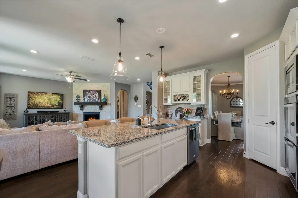 928 Bentley Drive Roanoke TX 76262
