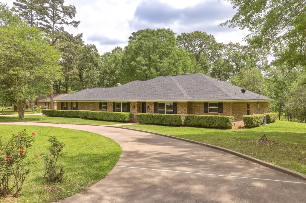 9465 Peninsula Drive Tyler TX 75707