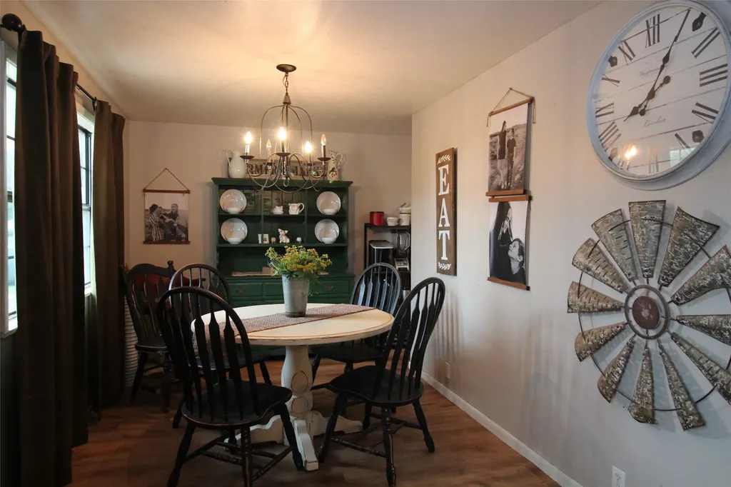 810 W Eden Street Munday TX 76371