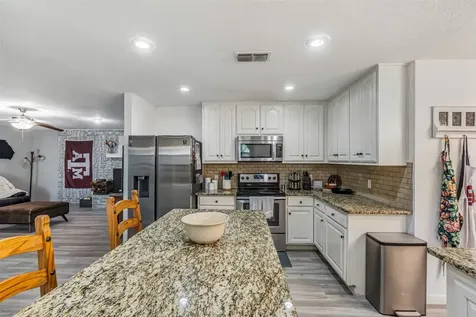 6800 Welch Avenue Fort Worth TX 76133