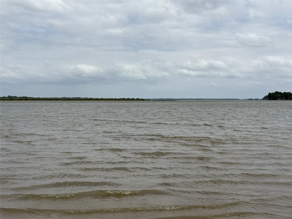 204 Causeway Cove Seven Points TX 75143