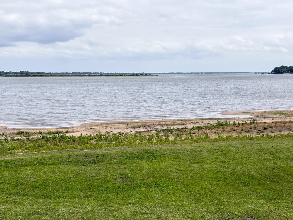 204 Causeway Cove Seven Points TX 75143