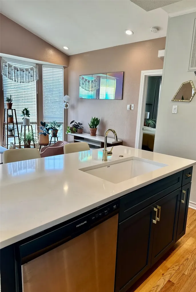 6318 Richmond Avenue Dallas TX 75214