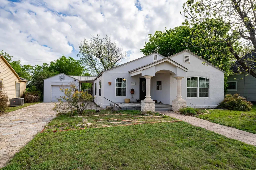 1004 N 7th Street Ballinger TX 76821