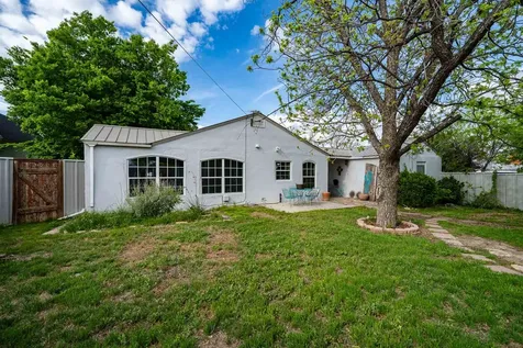 1004 N 7th Street Ballinger TX 76821