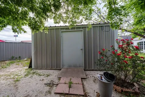 1004 N 7th Street Ballinger TX 76821