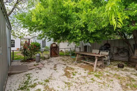 1004 N 7th Street Ballinger TX 76821