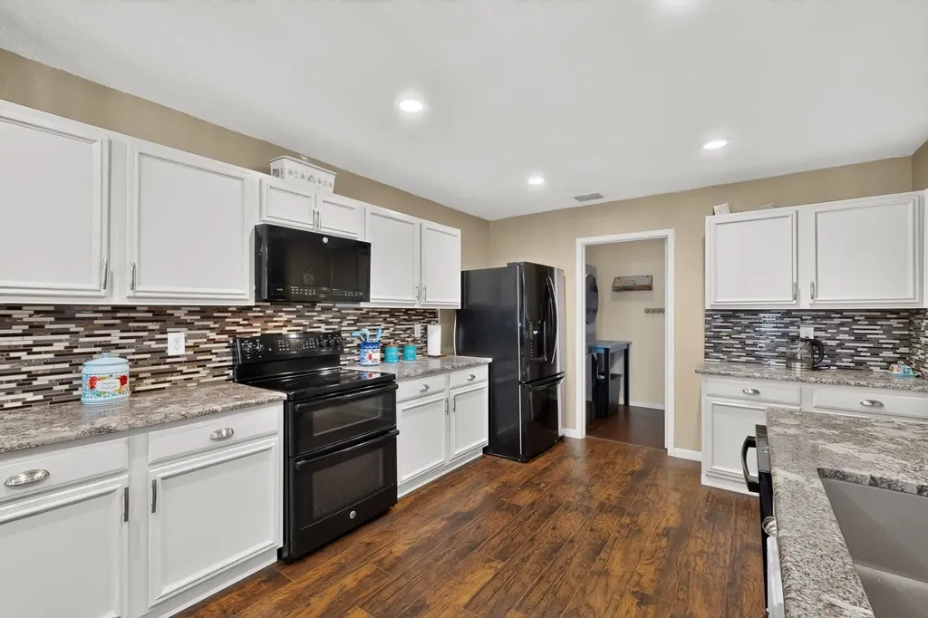 1333 Lauren Drive Burleson TX 76028