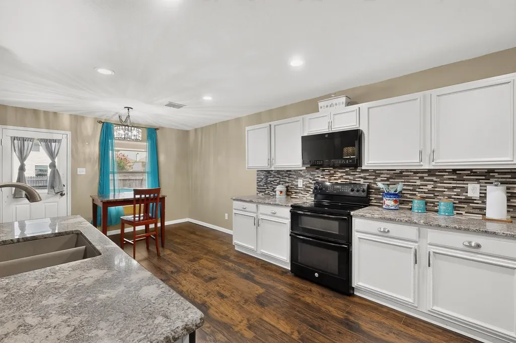 1333 Lauren Drive Burleson TX 76028