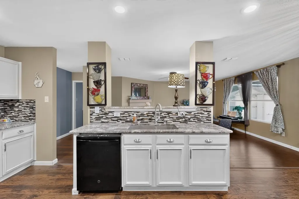1333 Lauren Drive Burleson TX 76028