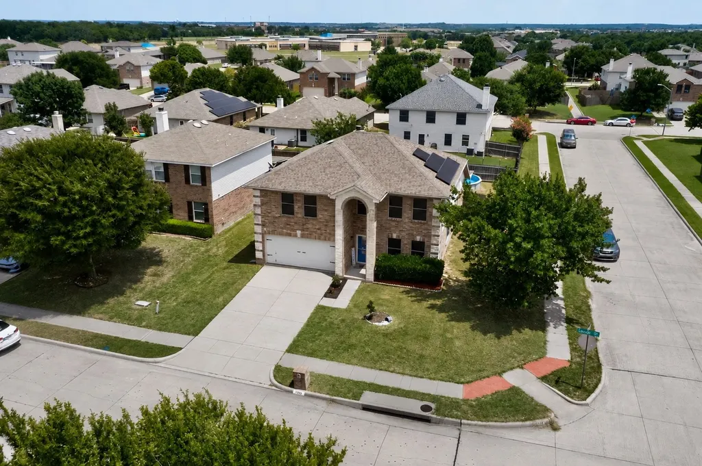 1333 Lauren Drive Burleson TX 76028
