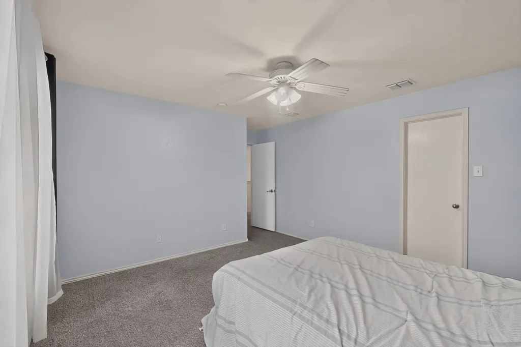 1333 Lauren Drive Burleson TX 76028
