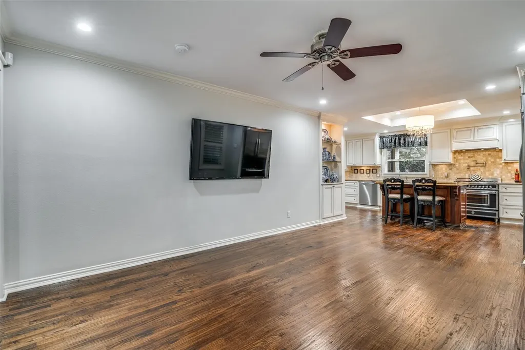 1432 Sylvan Avenue Dallas TX 75208