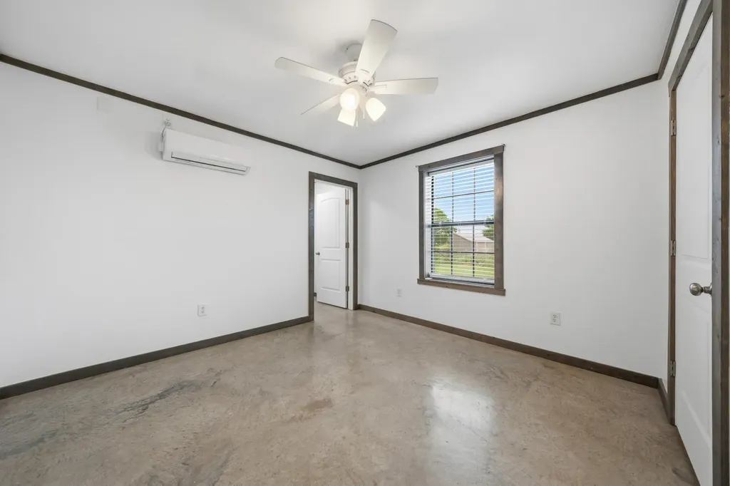 321 Avenue B Walnut Springs TX 76690