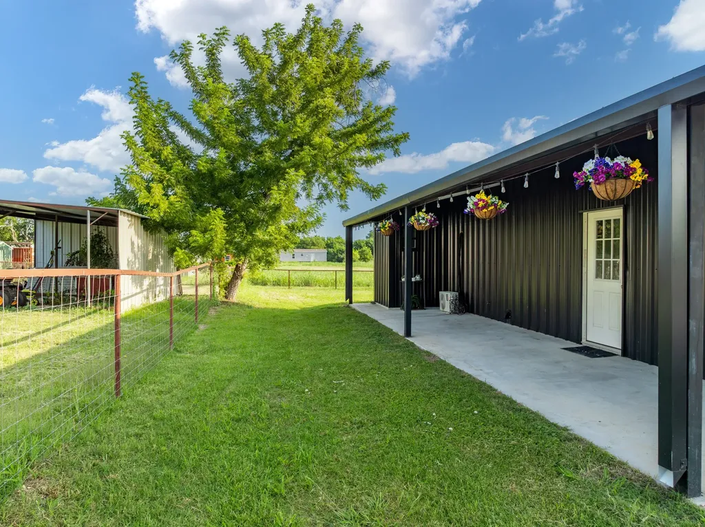 321 Avenue B Walnut Springs TX 76690