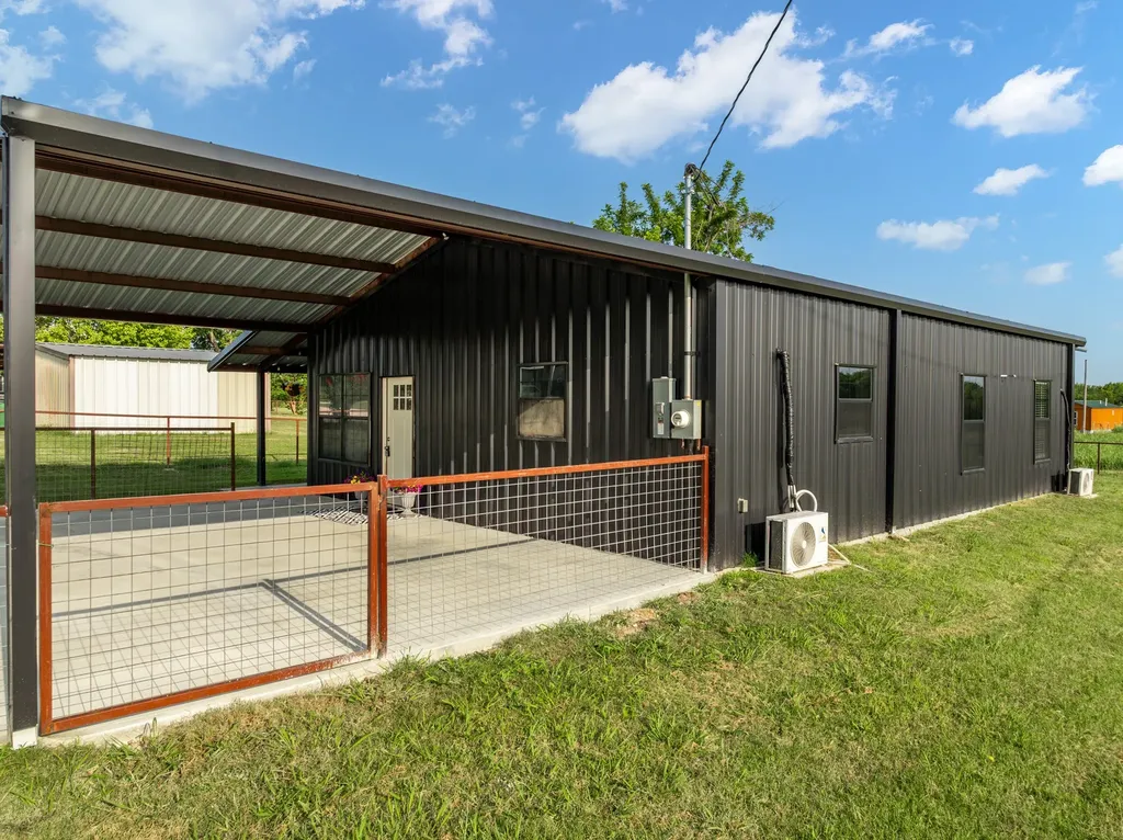 321 Avenue B Walnut Springs TX 76690