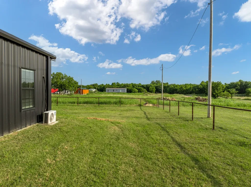 321 Avenue B Walnut Springs TX 76690