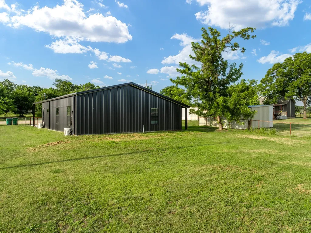 321 Avenue B Walnut Springs TX 76690