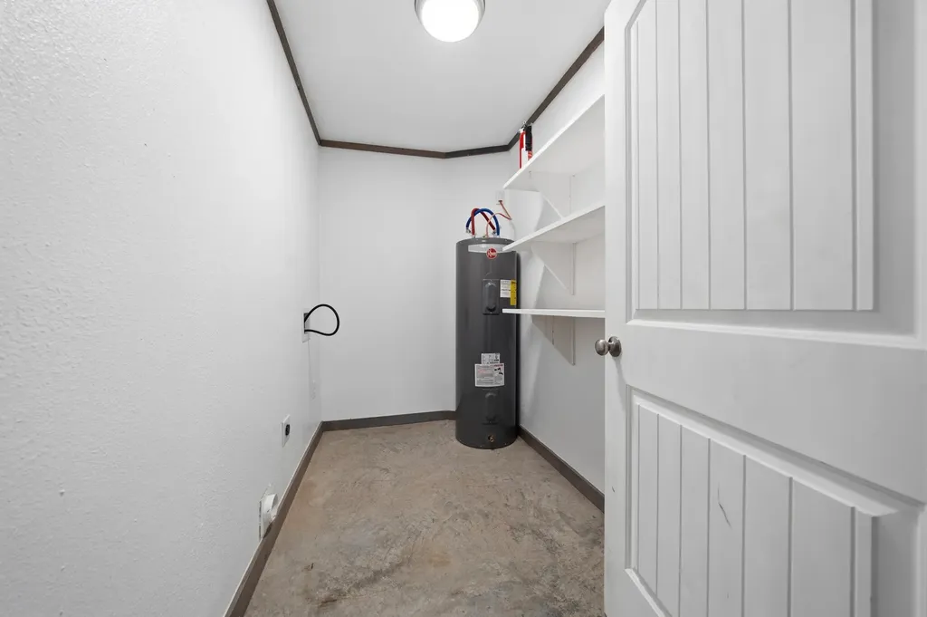 321 Avenue B Walnut Springs TX 76690