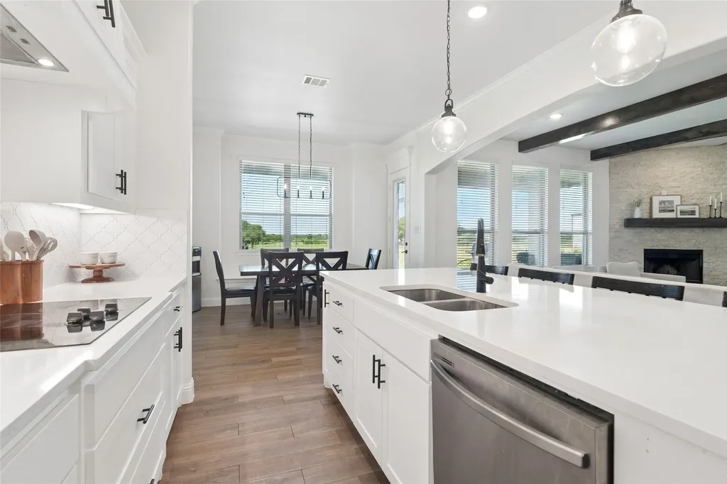 587 Old Agnes Road Weatherford TX 76088