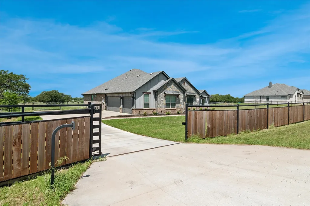 587 Old Agnes Road Weatherford TX 76088