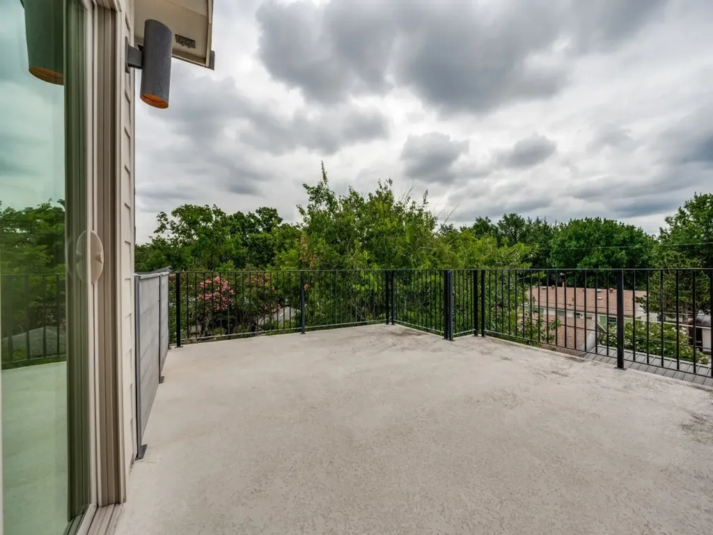 3724 W Beverly Drive Dallas TX 75209