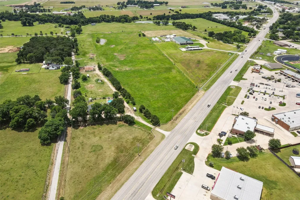 836 S Debbie Lane Pilot Point TX 76258