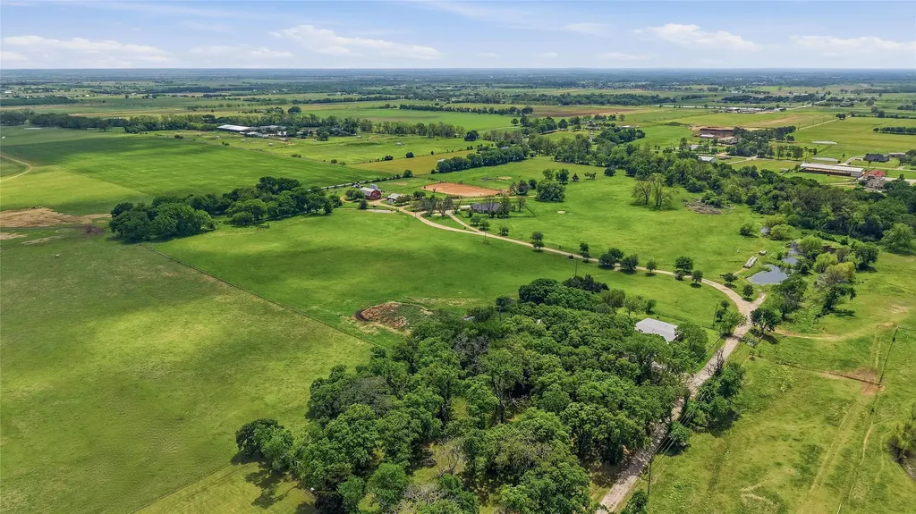 836 S Debbie Lane Pilot Point TX 76258