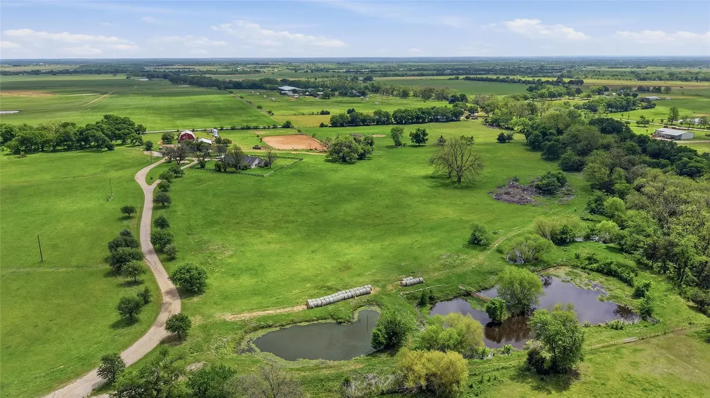 836 S Debbie Lane Pilot Point TX 76258