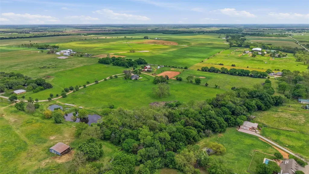 836 S Debbie Lane Pilot Point TX 76258
