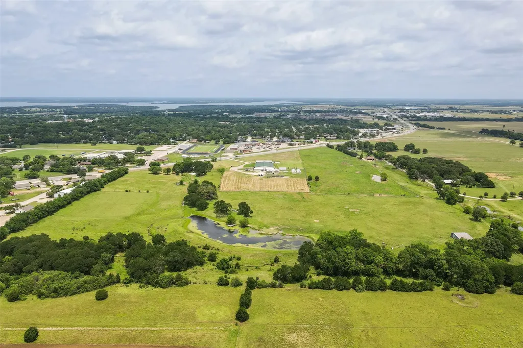 836 S Debbie Lane Pilot Point TX 76258