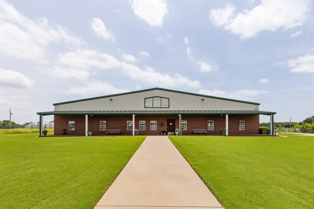 836 S Debbie Lane Pilot Point TX 76258