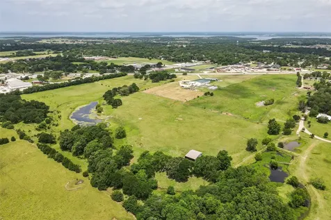 836 S Debbie Lane Pilot Point TX 76258