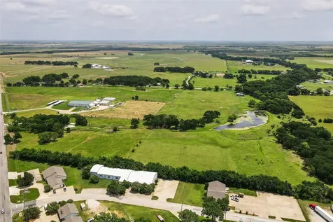 836 S Debbie Lane Pilot Point TX 76258