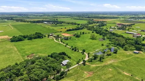 836 S Debbie Lane Pilot Point TX 76258