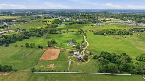 836 S Debbie Lane Pilot Point TX 76258