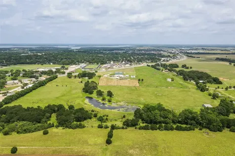 836 S Debbie Lane Pilot Point TX 76258