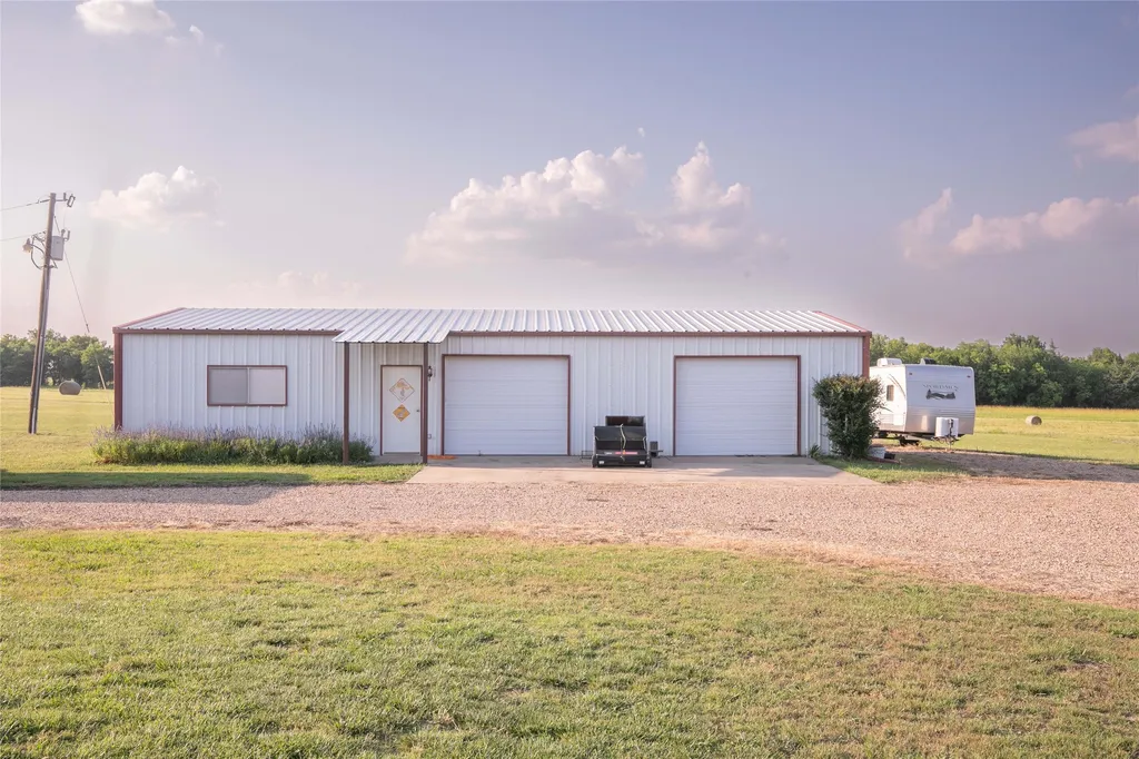 2424 Fm 3297 Bonham TX 75418