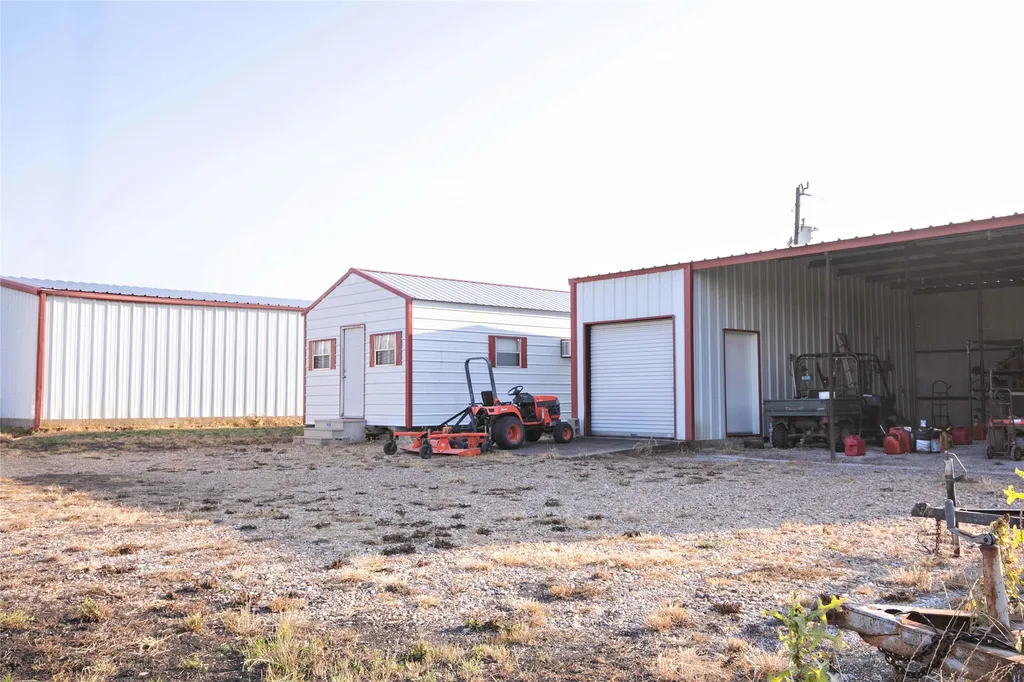 2424 Fm 3297 Bonham TX 75418