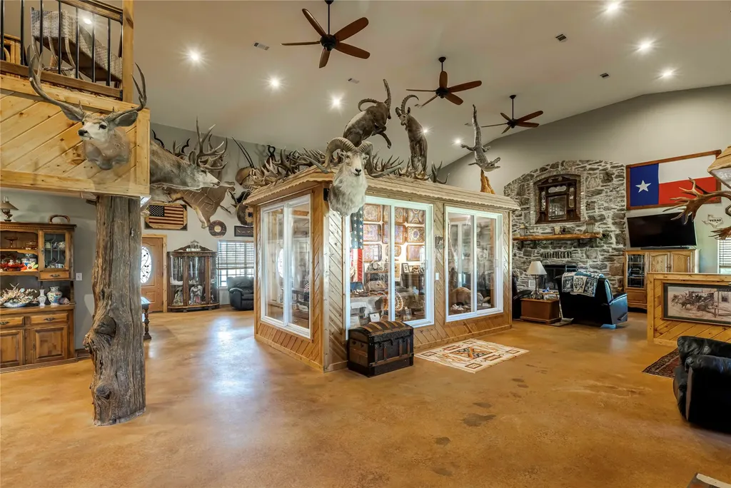 7735 Fm 502 Rochelle TX 76872