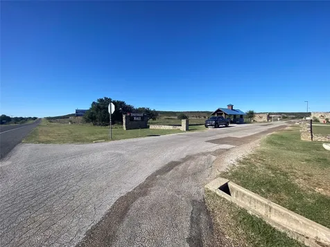 2423 N State Highway 16 Strawn TX 76475