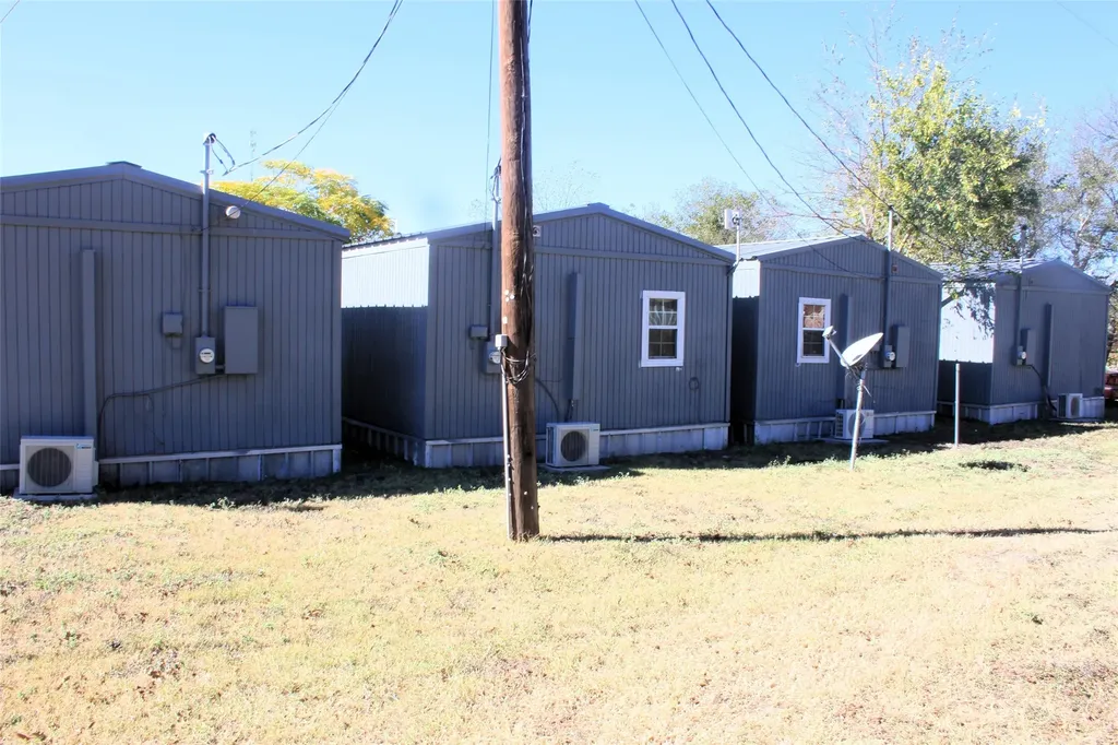 301 E Cedar Street Lometa TX 76853