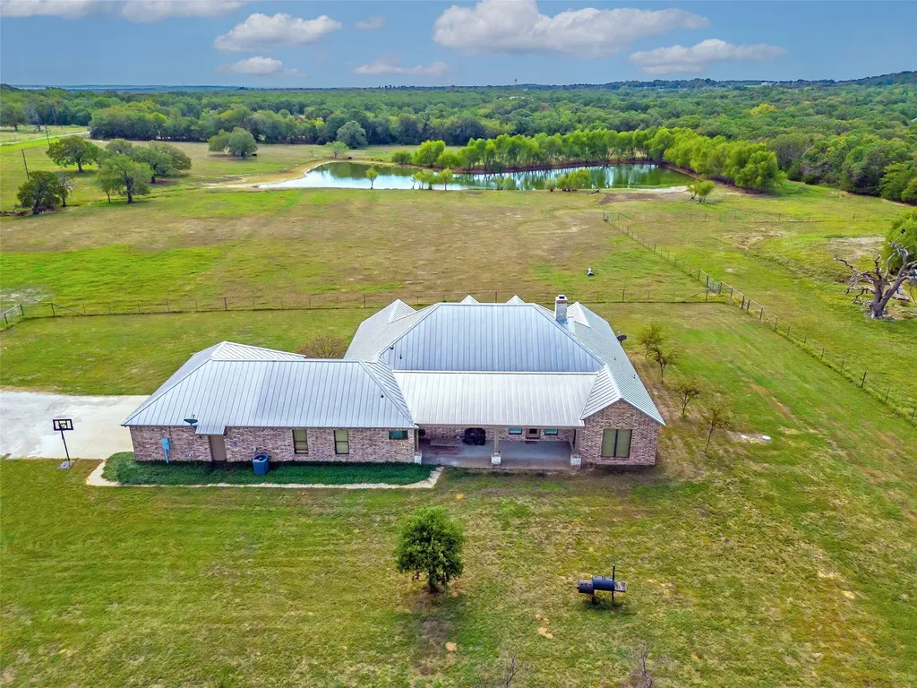 453 Tower Road Valley View TX 76272