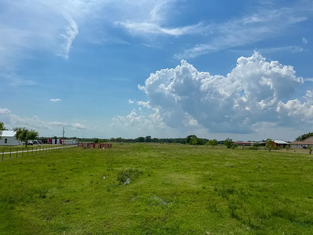 00 Fm 686 Dayton TX 77535