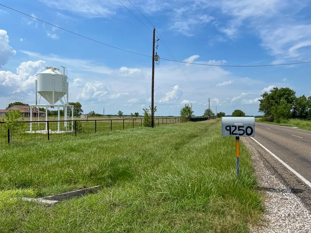 00 Fm 686 Dayton TX 77535