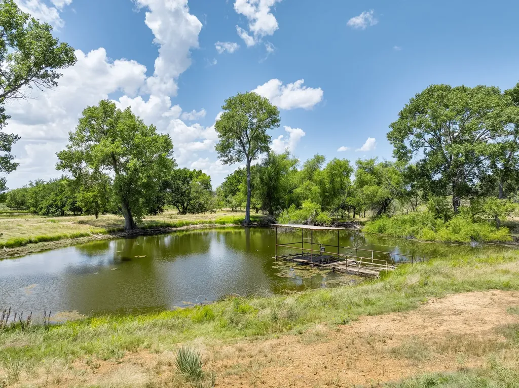 8 SW Poteet Road Bryson TX 76427