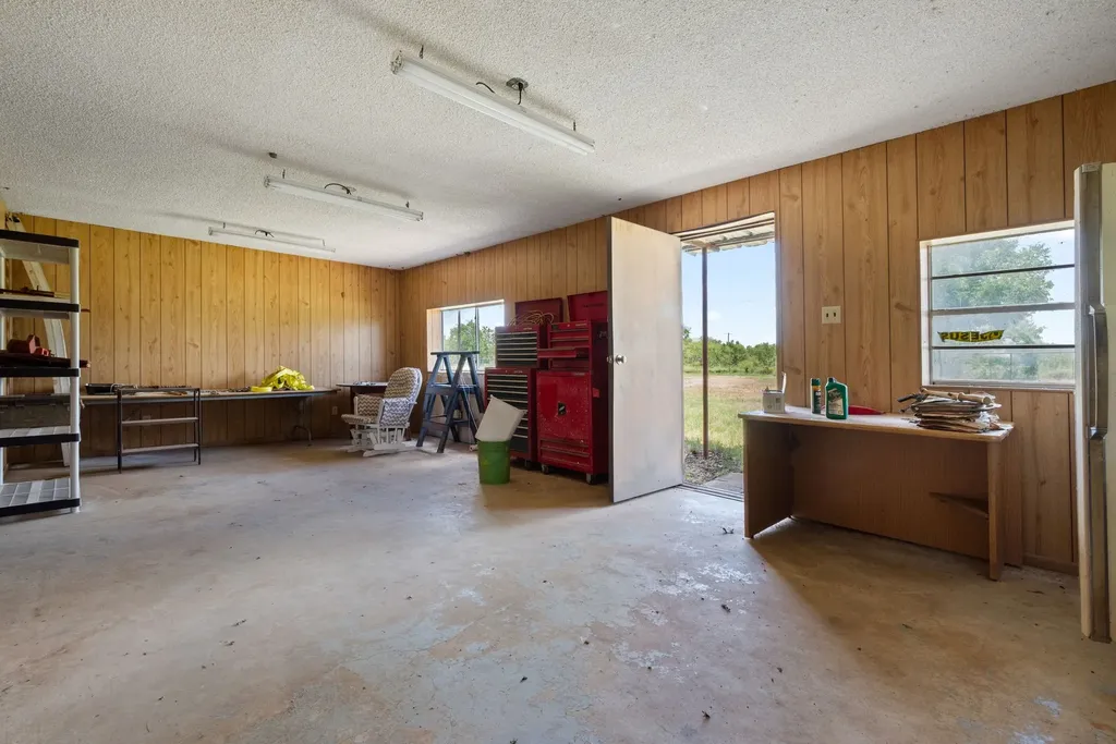 8 SW Poteet Road Bryson TX 76427