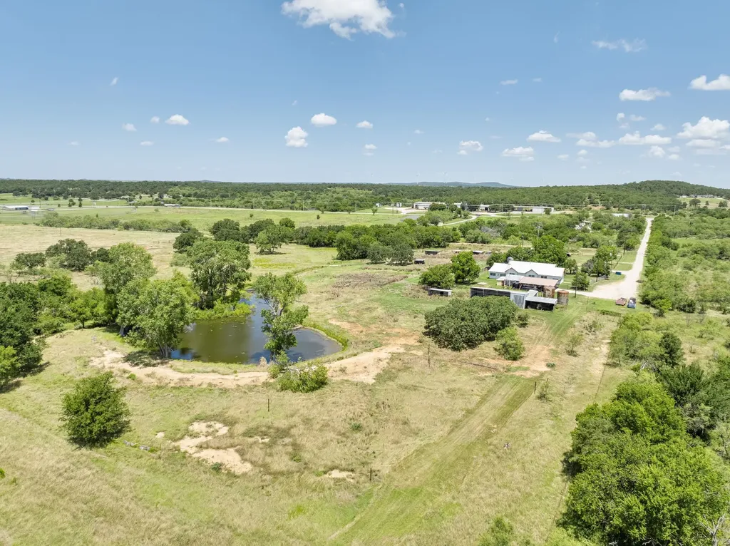 8 SW Poteet Road Bryson TX 76427